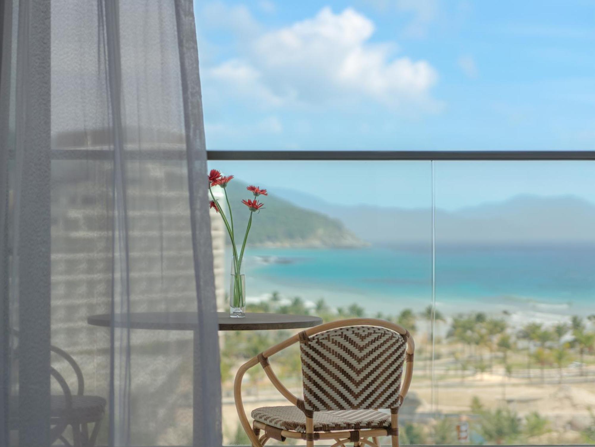 Aquamarine Beachfront Resort & Spa Cam Ranh Extérieur photo