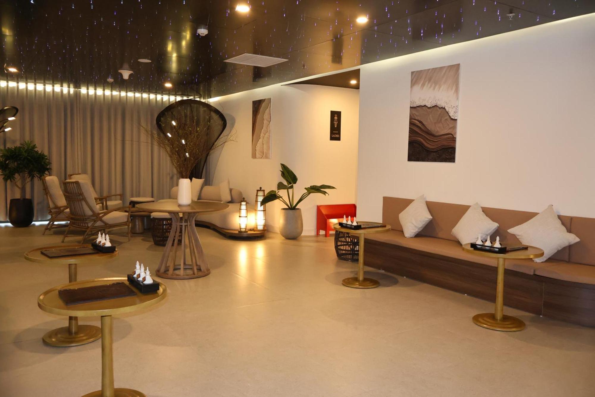 Aquamarine Beachfront Resort & Spa Cam Ranh Extérieur photo